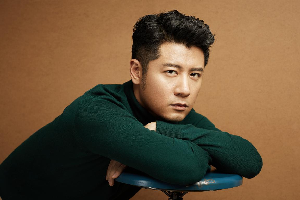 任重新书《宛平城下》亮相 跨界转身第一步