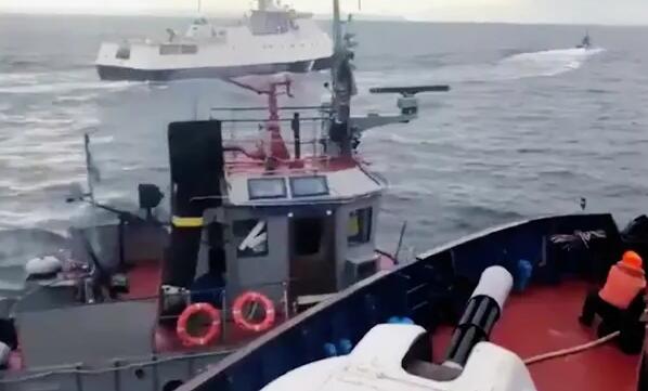 乌克兰敦促俄罗斯释放受伤船员 还要俄方赔偿损失