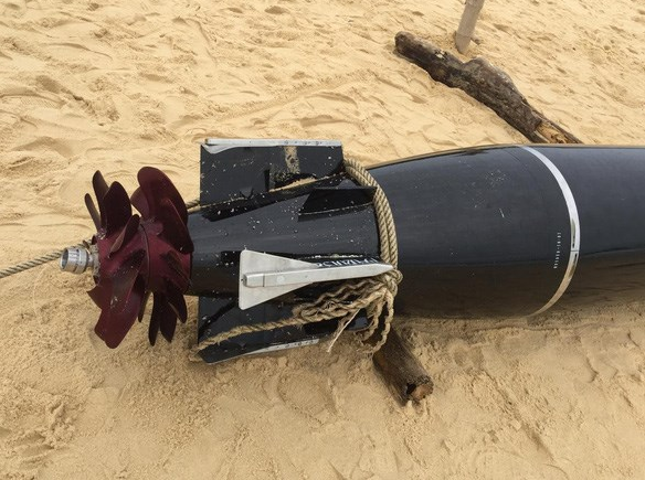 越南渔民捞出中国鱼雷然后