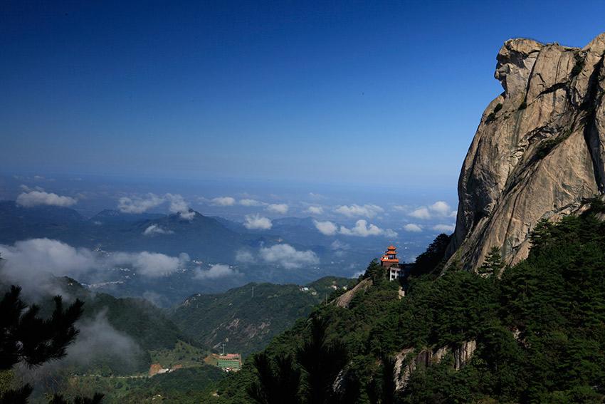 美麗鄉村·湖北龜峰山村:小村變景區 