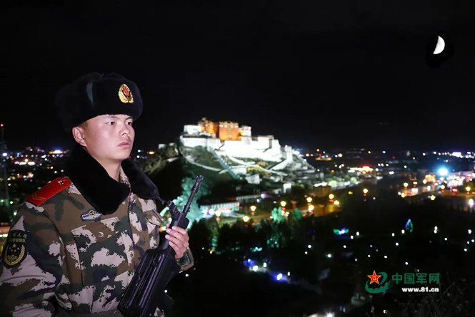 他们不是艺术家,却站成了艺术品