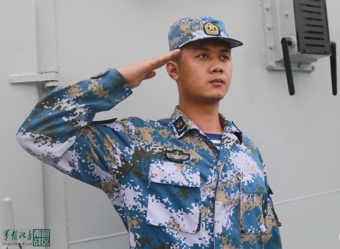 海军战士空手盘毒贩已核实真的