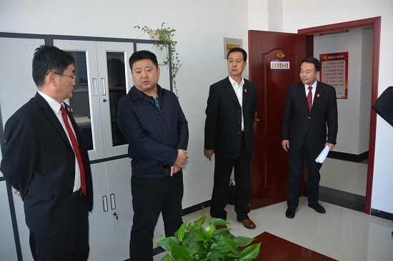 旬邑县委副书记张延武检查督导县法院扫黑除恶专项斗争工作