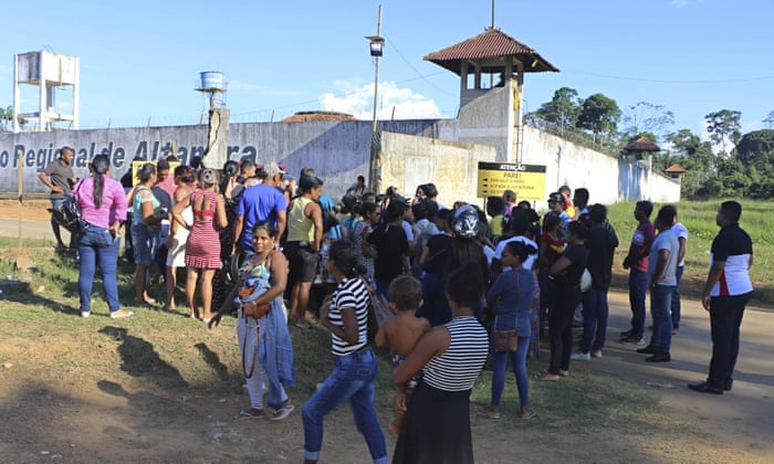 巴西监狱帮派互斗致52死:16人遭斩首,其余人被烧死