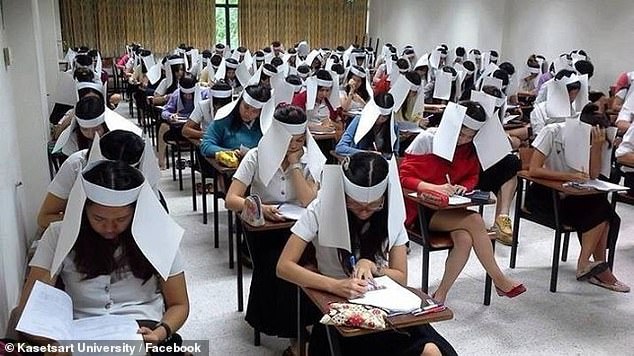 曼谷一所大学的老师发明的防作弊“头套”。