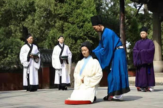 感受儒家文化的生命震颤 重温"冠礼" "邹鲁礼乐" 的活态传承