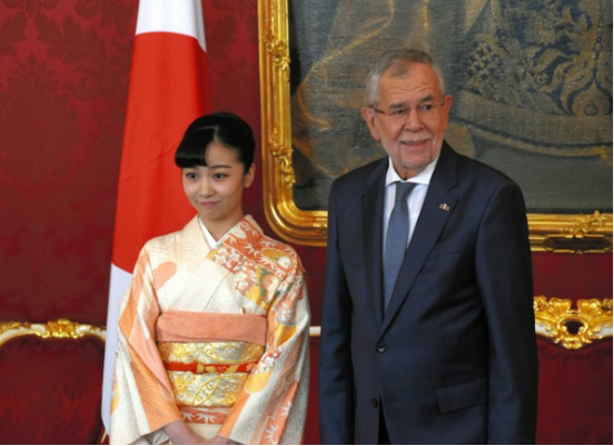 日本小王子首次出席皇室公务 “最美公主”姐姐全程陪同（图）