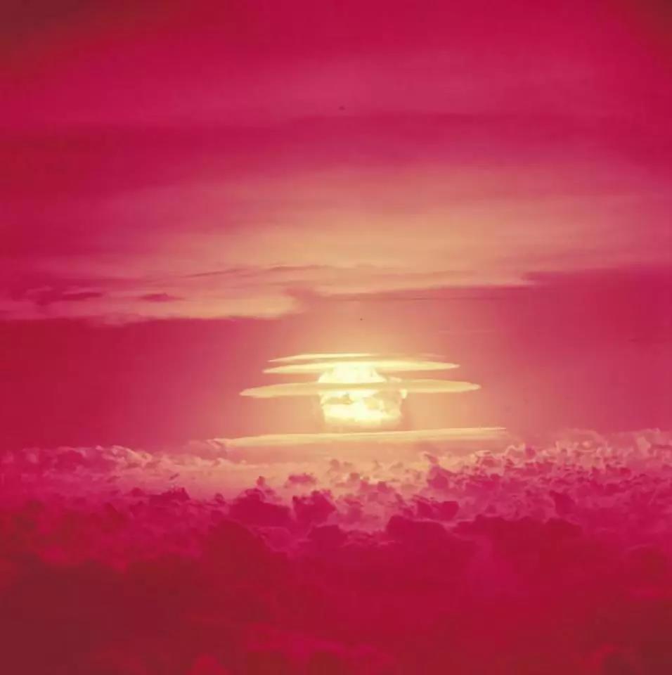 1954年3月1日"喝彩城堡"氢弹核爆现场 图片来源 原子遗产基金会