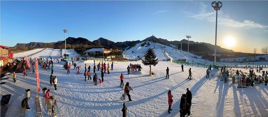 南山滑雪場雲佛山滑雪場悅民嘉譽採摘園除此之外,為營造喜慶的春節