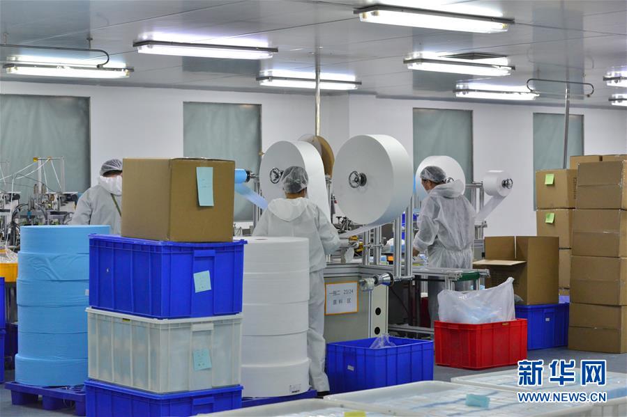 湖北仙桃:抓紧口罩生产 助力国际防疫