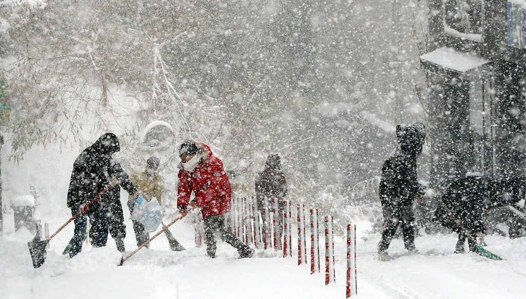 韓國光州迎來大雪天氣市民通勤困難