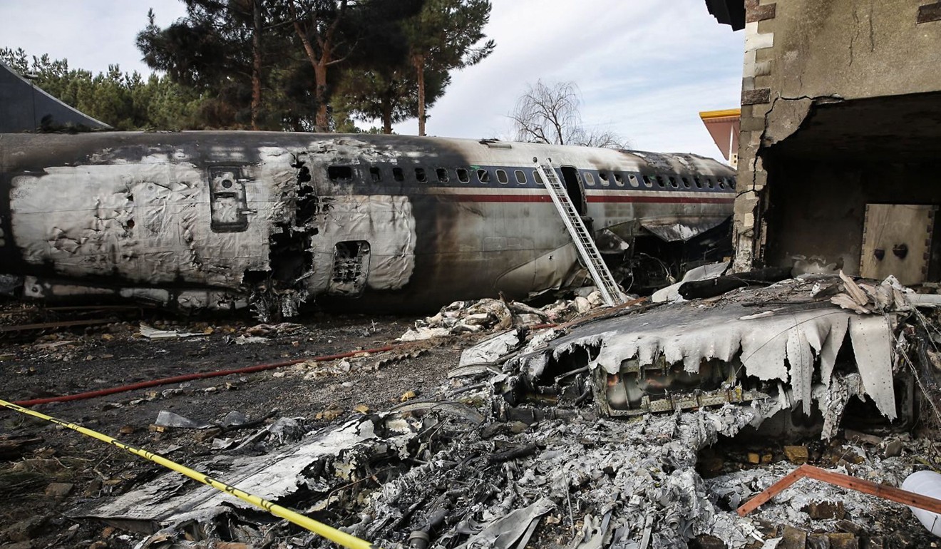 鹰航伊朗机场事故图片
