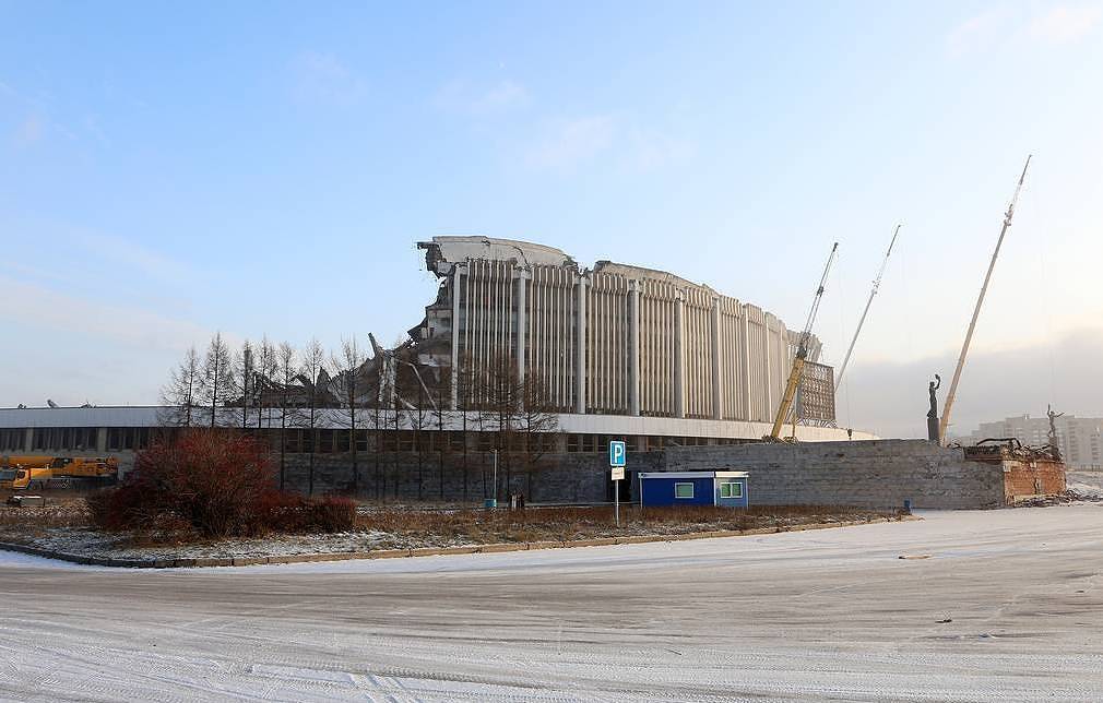 圣彼得堡体育场坍塌（图源：塔斯社）
