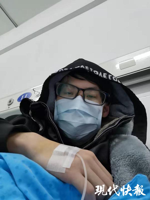 这就是战疫一线,父子相距百米难相见