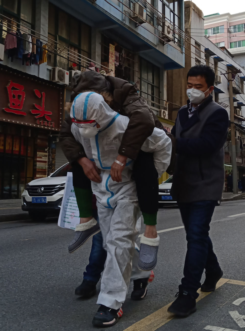 专题 武汉战"疫" > 正文  "作为主战场一线民警,我深切感受到,全国