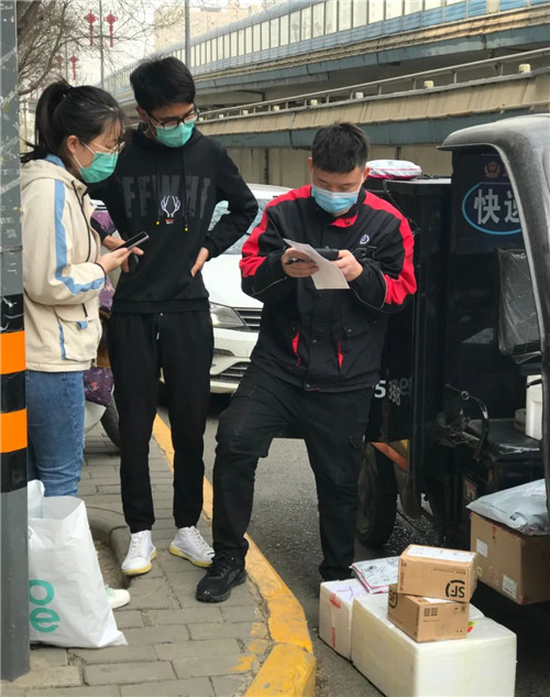 陕西摄影人用镜头凝聚众志成城战疫情(三)