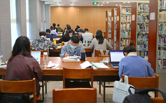 江南大学暖心举措让学生平安回家