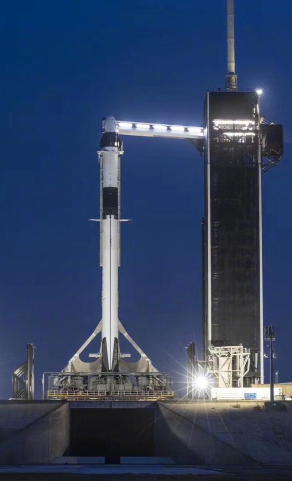 spacex龙飞船载人首飞因天气推迟3天