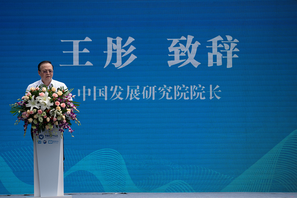 麦田云际(桐乡乌镇)科技有限公司总裁李西溪,乌镇镇党委副书记,镇长张