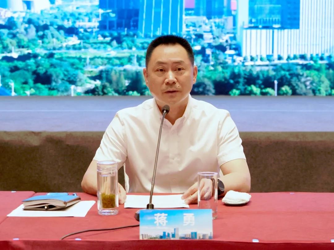 镇江润州举行优化营商环境润州最滋润品牌发布暨企业家早餐会