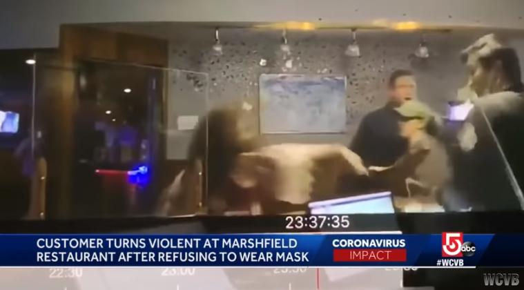 美国中餐馆因要求顾客戴口罩遭打砸 现场警察掏出证件参与闹事