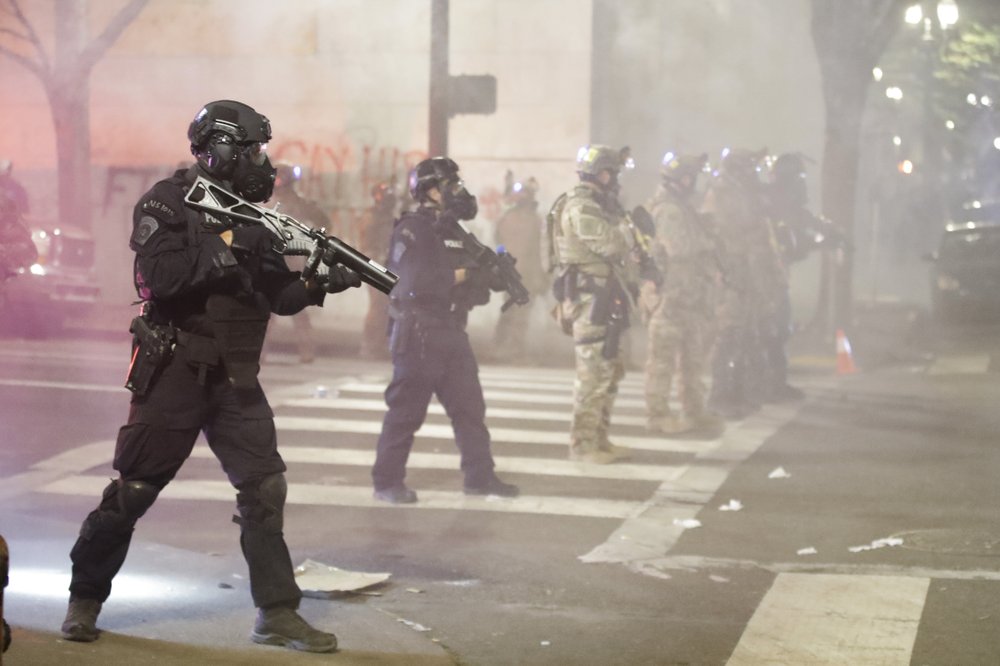 美国警方使用催泪弹对付抗议民众导致诉讼。（图源：美联社）