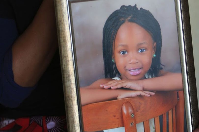 南非6岁女孩外出买薯片遭奸杀：倒在家附近灌木丛 上身有刀伤