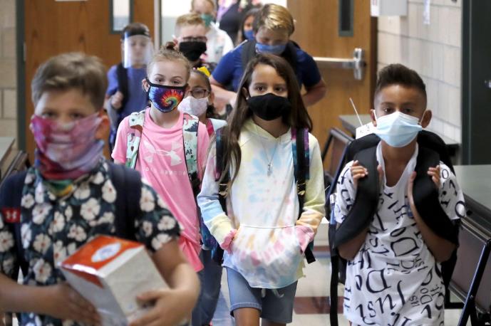 美国一周超6万儿童感染新冠创新高 儿科专家：情况越来越糟