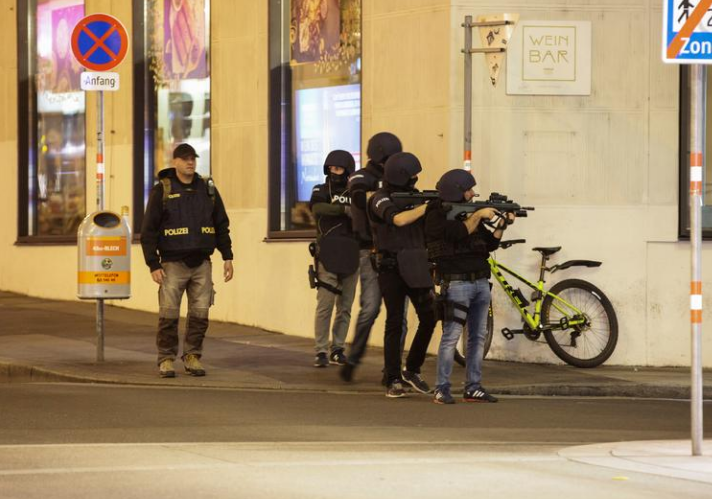 维也纳市长：恐袭已致2死15伤 包括1名被击毙嫌犯
