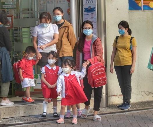 171家学校暴发上呼吸道感染 香港幼儿园停课14天