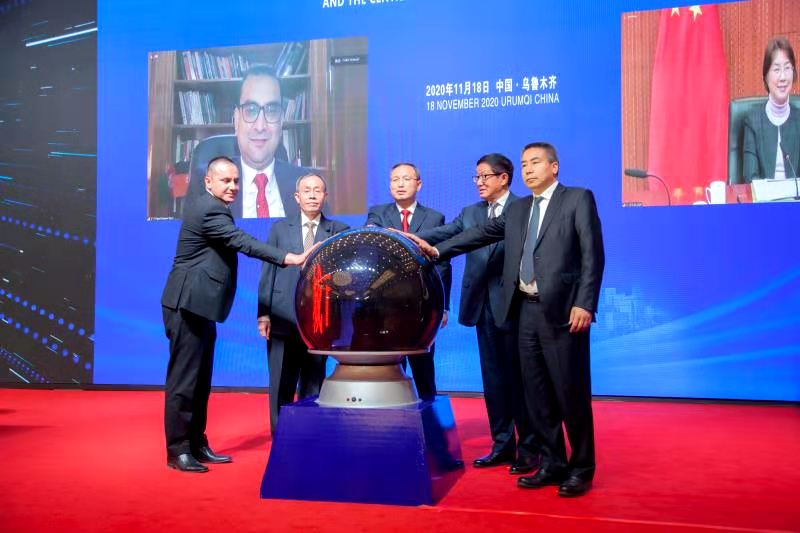 乌鲁木齐GDP中亚城市_乌鲁木齐城市图片(2)