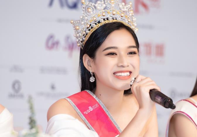 杜氏河夺得越南小姐选美大赛冠军。（图源：越南媒体）