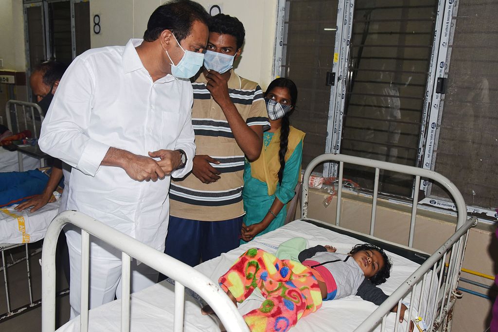 印度不明疾病致近600人住院