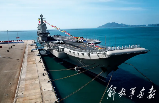 今天山东舰入列一周年