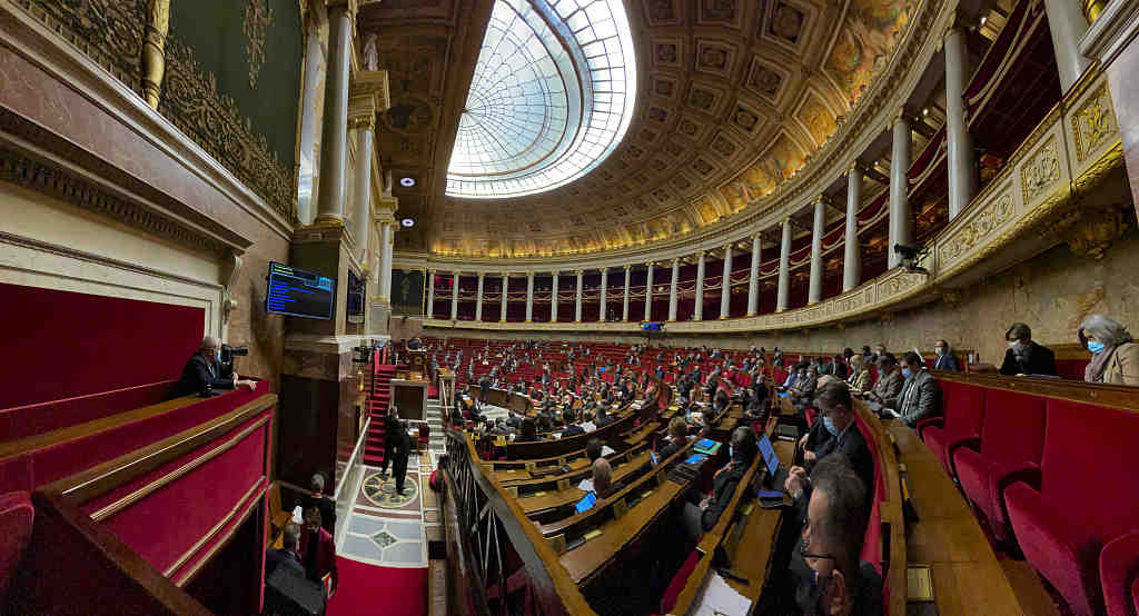 法国国民议会投票批准延长卫生紧急状态至6月1日