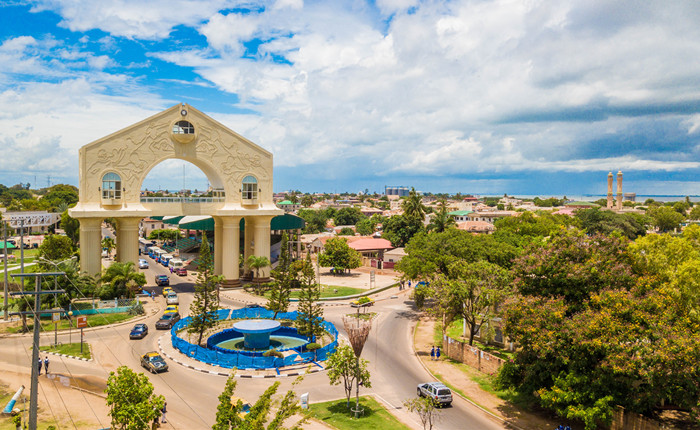 國家簡介 the republic of the gambia 岡比亞共和國位於非洲西部,為