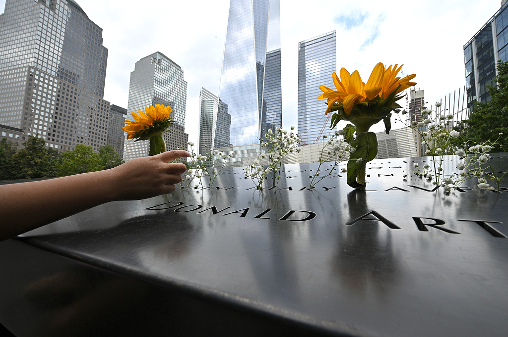 美国:"9·11"事件20周年纪念日临近 世贸遗址哀思凝聚