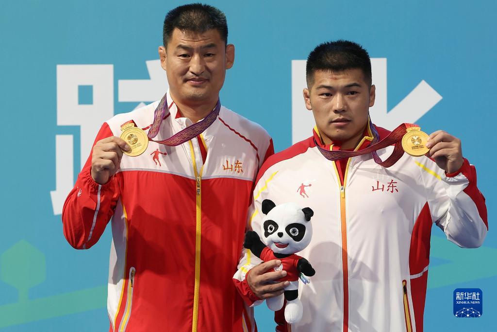 全运会摔跤男子自由式97公斤级决赛山东队选手杨超强夺冠