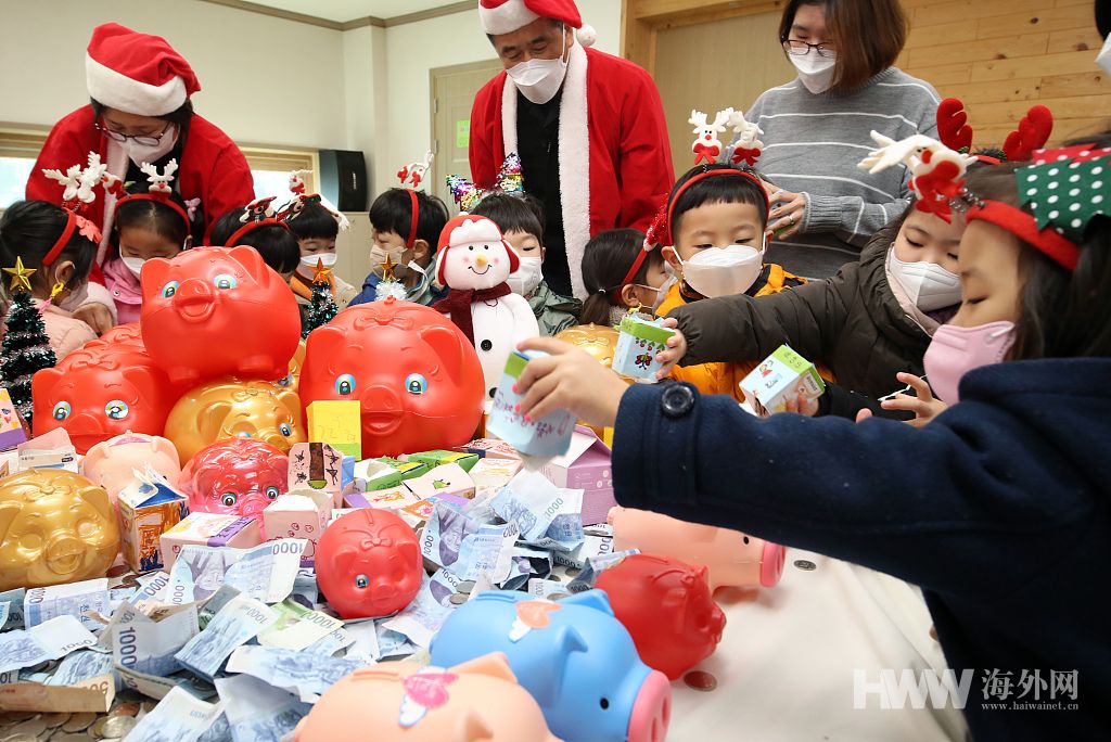 韩国幼儿园小朋友献爱心捐出一年零花钱