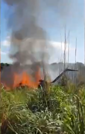 飞机坠落后起火（巴西G1新闻网视频截图）