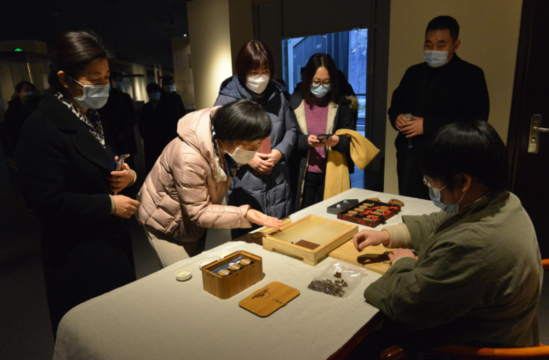 合之於四時,依陰陽而生,煉上藥之性味,聚正氣於技法,見