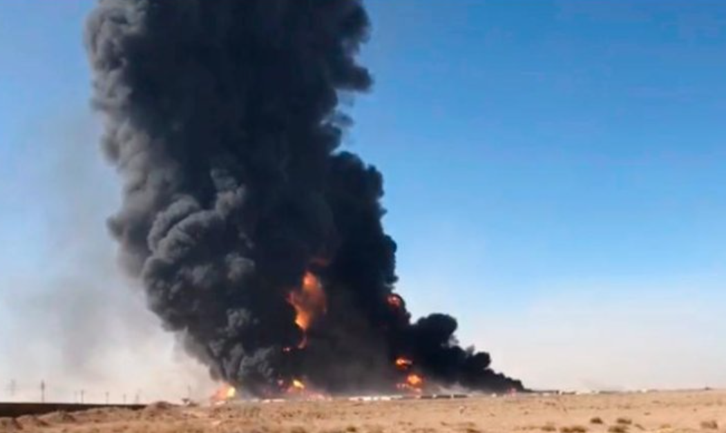 阿富汗边境一油罐车爆炸：500多辆车起火 至少17人受伤