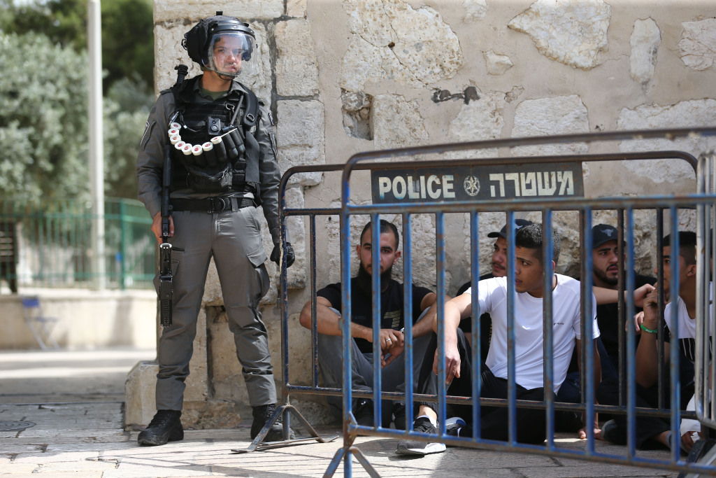 以色列警方逮捕示威民众