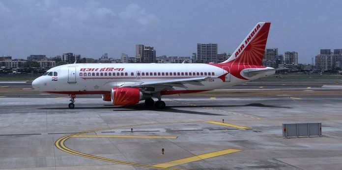 印度疫情重挫航空业 印航执飞孟买至迪拜航班上仅有1名乘客