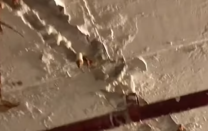美国女子曾想在迈阿密倒塌公寓买房 意外发现车库天花板大裂缝
