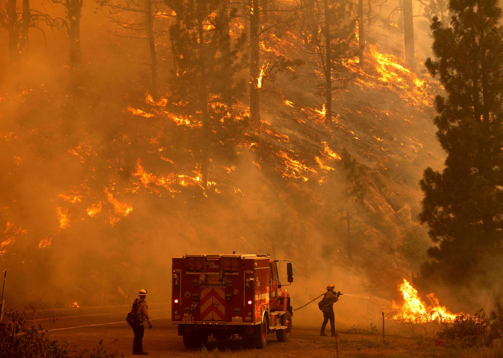 美国加州山火持续蔓延