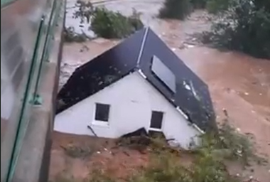欧洲西部暴雨洪水已致153人死亡 河流大坝有溃堤风险