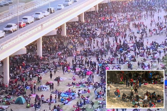 近万名非法移民滞留聚集在美墨边境大桥（推特）
