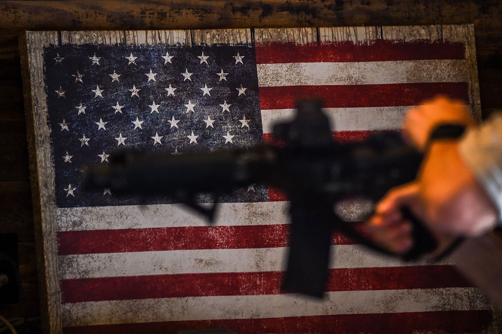 美媒：美国得了“枪支暴力流行病” 枪支数量比人口数量多