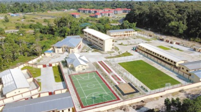 11月25日拍摄的加蓬利伯维尔综合学校。中建八局一公司供图